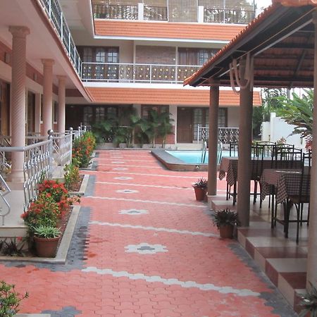วิว ไฮต์ รีสอร์ต Hotel โกวาลัม ภายนอก รูปภาพ