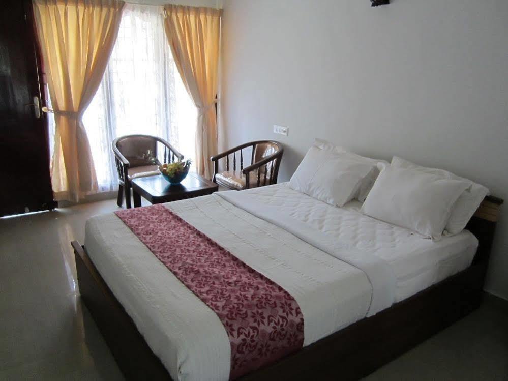 วิว ไฮต์ รีสอร์ต Hotel โกวาลัม ภายนอก รูปภาพ